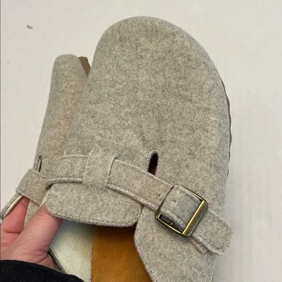 GAP WOMENS HEATHER GRAY FELT CLOGS WITH BUCKLE SIZE 7 - Picture 10 of 10
